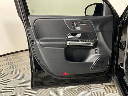 Used 2022 Mercedes-Benz GLB 250 image 21