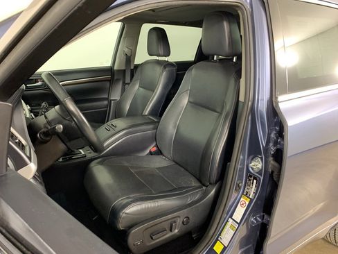 Used 2015 Toyota Highlander Limited image 32
