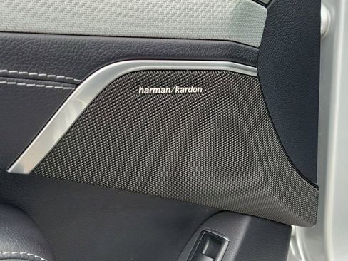 Used 2017 Mercedes-Benz SL 550 w/ Driver Assistance Package image 14