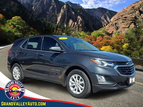 Used 2019 Chevrolet Equinox LT w/ Driver Convenience Package FWD image 1