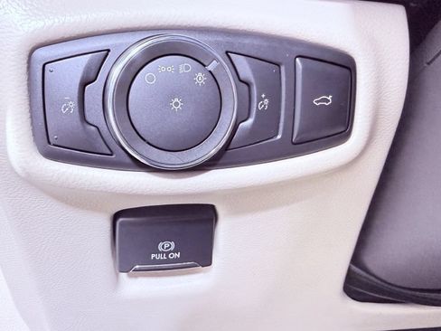 Used 2018 Lincoln MKZ Premiere AWD/4WD image 12