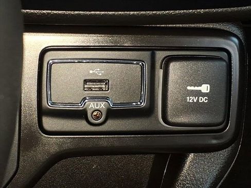 Used 2021 Jeep Renegade Limited w/ Trailer Tow Group image 17