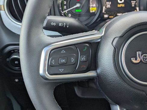 Used 2025 Jeep Wrangler Sahara w/ Safety Group image 19