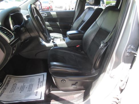 Used 2015 Jeep Grand Cherokee Altitude AWD/4WD image 16