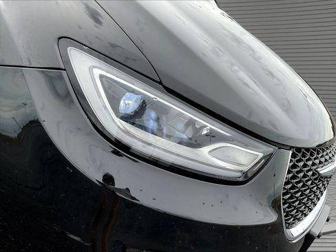 Used 2024 Chrysler Pacifica Touring-L FWD image 25