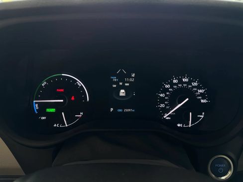 Used 2024 Toyota Sienna XLE w/ XLE Plus Package FWD image 17