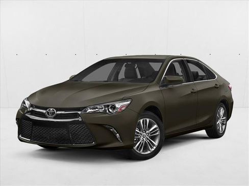 Used 2015 Toyota Camry SE FWD image 1