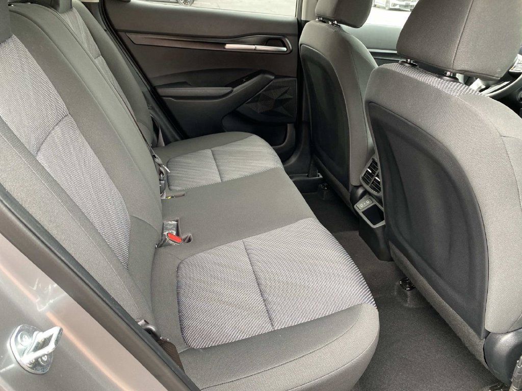 Used 2025 Kia Seltos LX AWD/4WD image 23
