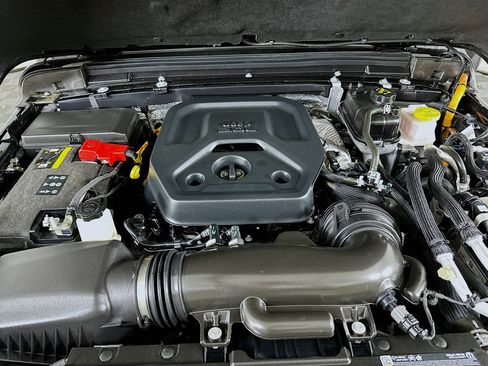 Used 2025 Jeep Wrangler Willys image 31