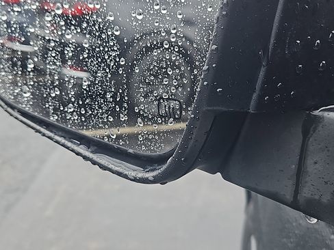 Used 2018 Toyota Highlander XLE image 15