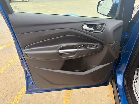 Used 2018 Ford Escape SE w/ SE Sync 3 Package FWD image 9