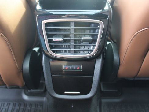 Used 2022 Lincoln Nautilus Reserve w/ Equipment Group 202A image 17