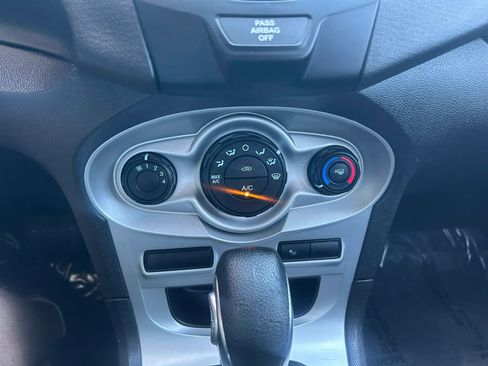 Used 2015 Ford Fiesta SE FWD image 10