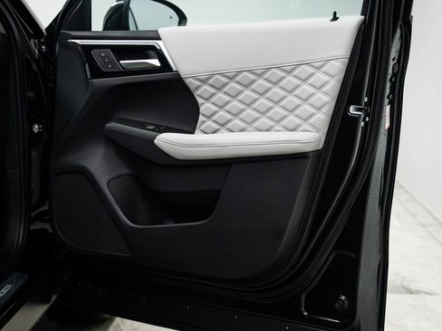 New 2025 Mitsubishi Outlander SEL image 27