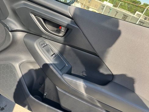 Used 2025 Subaru Crosstrek 2.0i Premium image 35