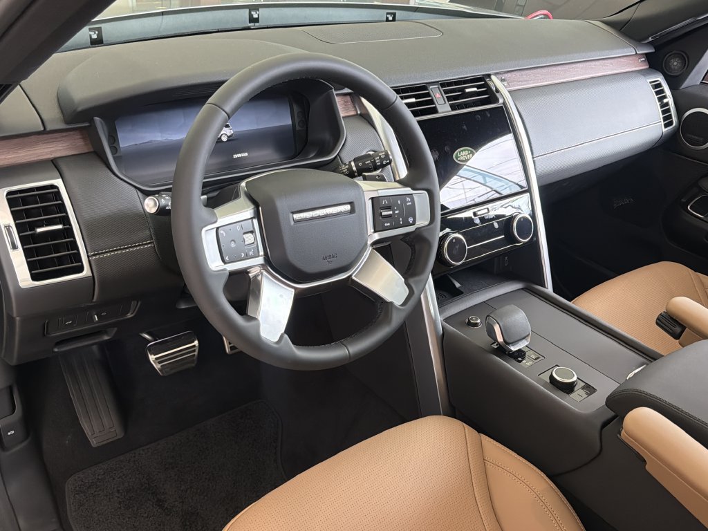 New 2026 Land Rover Discovery Dynamic SE AWD/4WD image 4