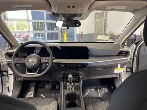 New 2026 Nissan Kicks SV w/ SV Premium Package FWD image 9