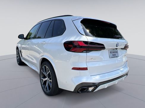 Used 2026 BMW X5 xDrive50e w/ M Sport Package AWD/4WD image 3