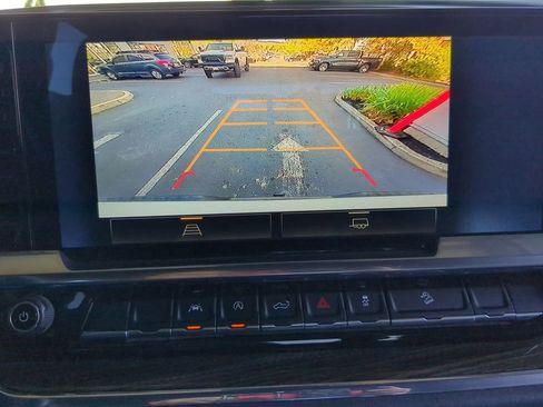 Used 2024 Chevrolet Silverado 1500 LT Trail Boss w/ Protection Package image 18