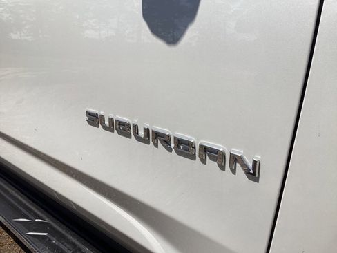 New 2025 Chevrolet Suburban Premier w/ Sun And Tow Package image 11