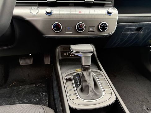 New 2026 Hyundai Kona SE image 19
