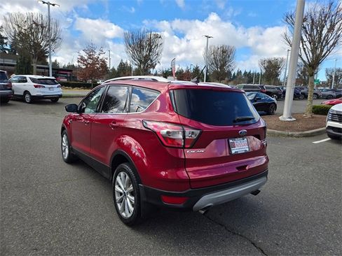 Used 2018 Ford Escape Titanium image 9