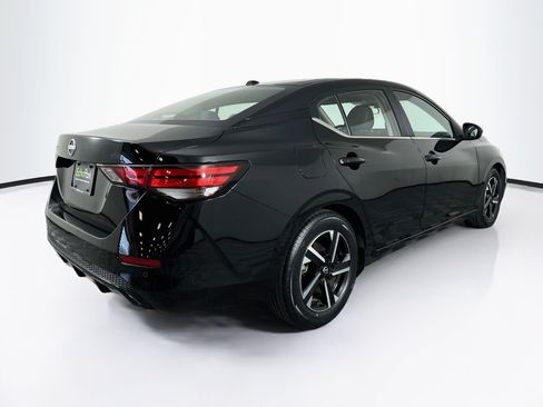 Used 2025 Nissan Sentra SV FWD image 9
