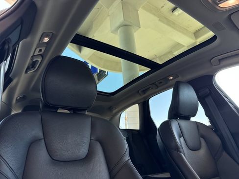 Certified 2023 Volvo XC60 B5 Plus AWD/4WD image 16