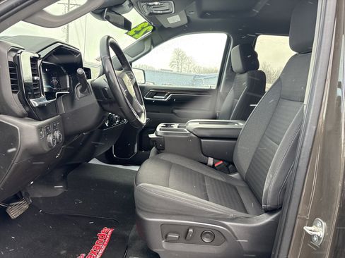 Used 2023 Chevrolet Silverado 1500 LT image 12