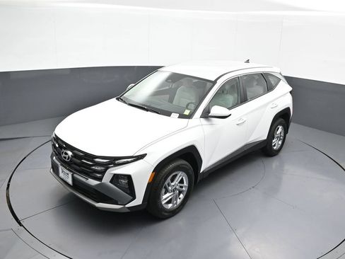Certified 2025 Hyundai Tucson SE AWD/4WD image 33