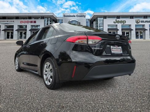 Used 2025 Toyota Corolla LE image 6