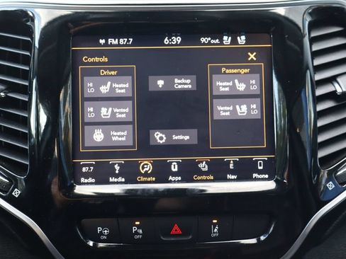 Used 2019 Jeep Cherokee Limited w/ Luxury Group AWD/4WD image 20
