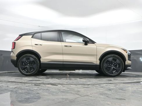 New 2026 Volvo EX30 Cross Country Ultra w/ Protection Package Premier AWD/4WD image 39