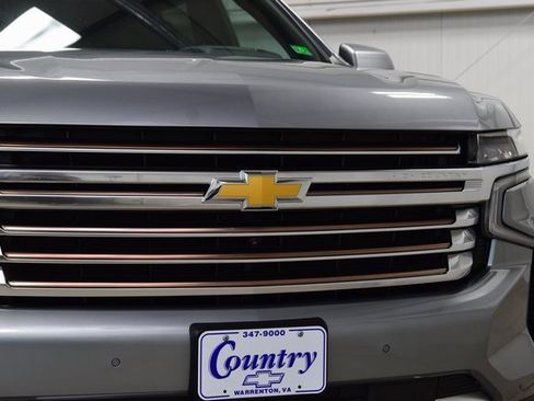 Used 2024 Chevrolet Suburban High Country image 11