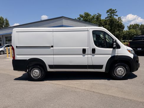 Used 2025 RAM ProMaster 2500 w/ Convenience Group FWD image 13
