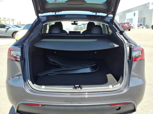 Used 2023 Tesla Model Y AWD image 17