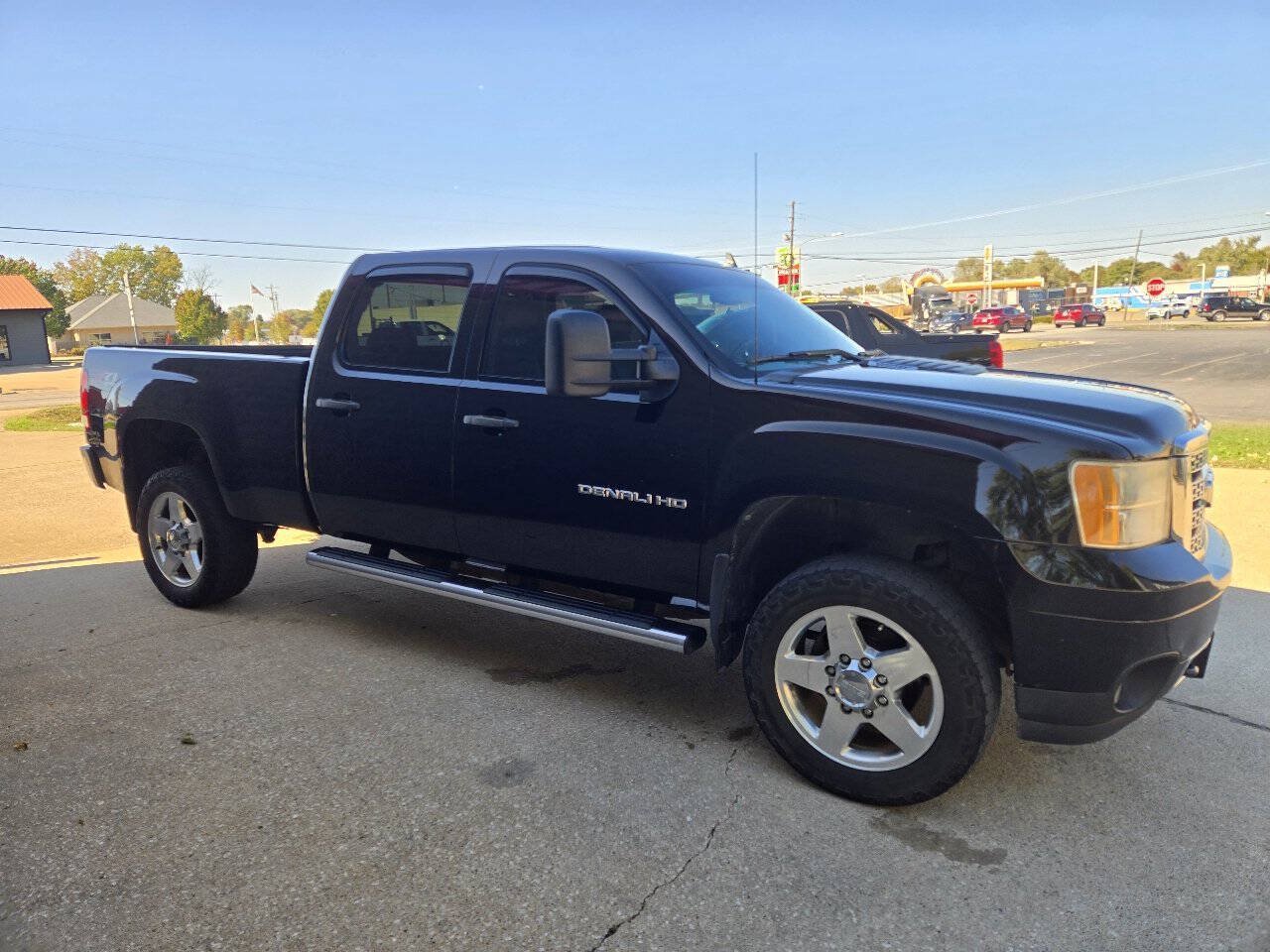 Used 2012 GMC Sierra 2500 Denali w/ Suspension Package, Off-Road AWD/4WD image 5