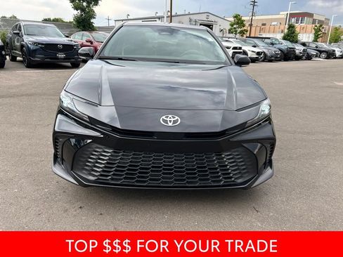 Used 2025 Toyota Camry SE AWD/4WD image 2