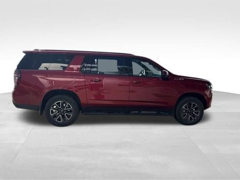 Used 2023 Chevrolet Suburban Z71 w/ Luxury Package AWD/4WD image 8