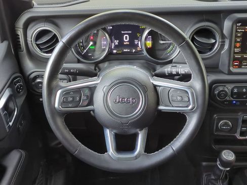 Used 2023 Jeep Wrangler Unlimited Sahara w/ Cold Weather Group AWD/4WD image 22