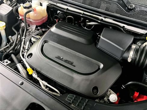 Used 2023 Chrysler Pacifica Touring-L FWD image 31