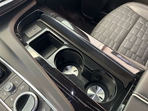 Used 2023 Cadillac Escalade ESV V image 21