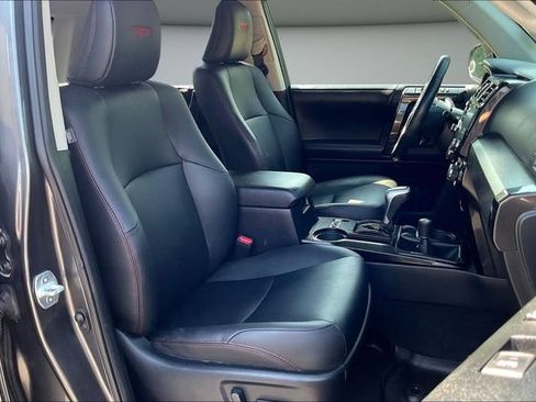 Used 2020 Toyota 4Runner TRD Off-Road Premium w/ Moonroof Package AWD/4WD image 31