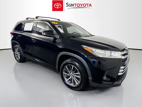 Used 2018 Toyota Highlander XLE FWD image 1