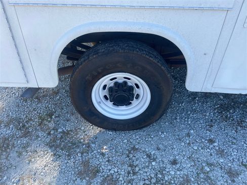 Used 2004 Ford F250 XL image 27