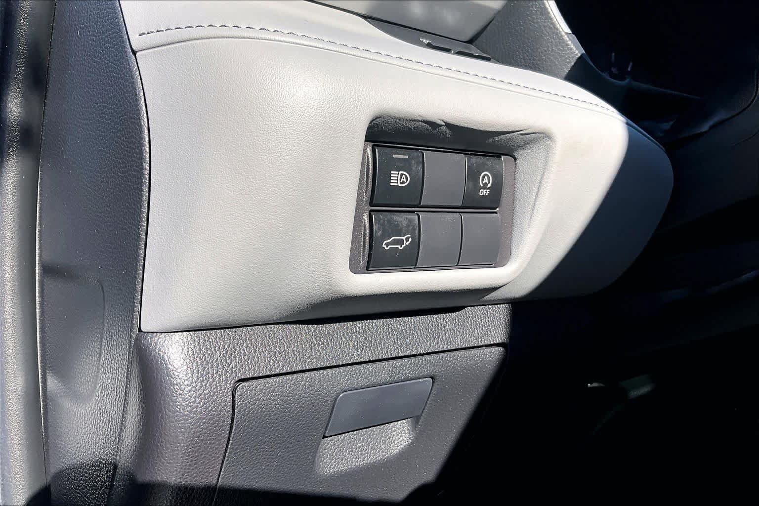 Used 2023 Toyota Highlander XLE AWD/4WD image 33