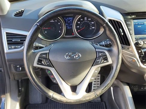 Used 2013 Hyundai Veloster w/ Tech Pkg image 32