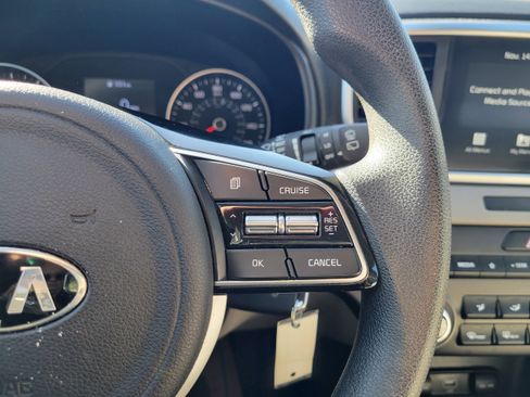 Used 2022 Kia Sportage LX image 15