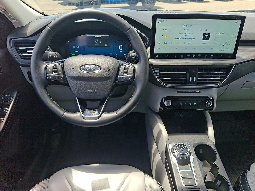 Used 2025 Ford Escape Platinum w/ Premium Technology Package AWD/4WD image 11