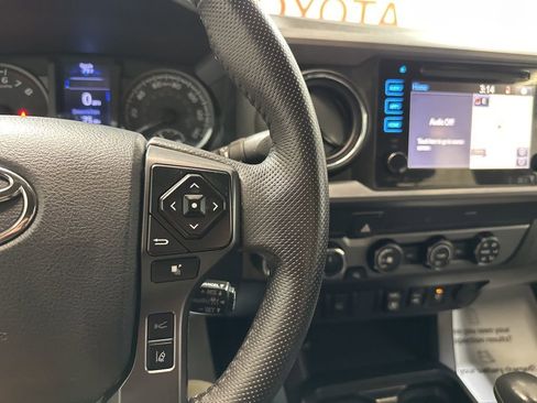Used 2019 Toyota Tacoma TRD Sport image 29